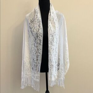 Cejon Wrap White Lace